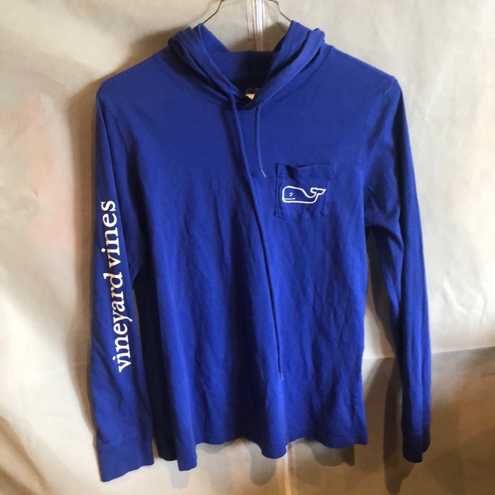Woman’s Hooded Vineyard Vines T Shirt